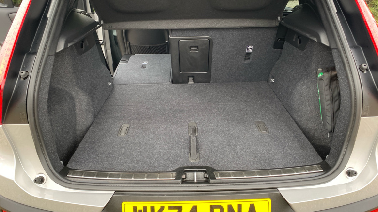 Volvo XC40 2.0 B4P Ultra Dark 5dr Auto Petrol Estate